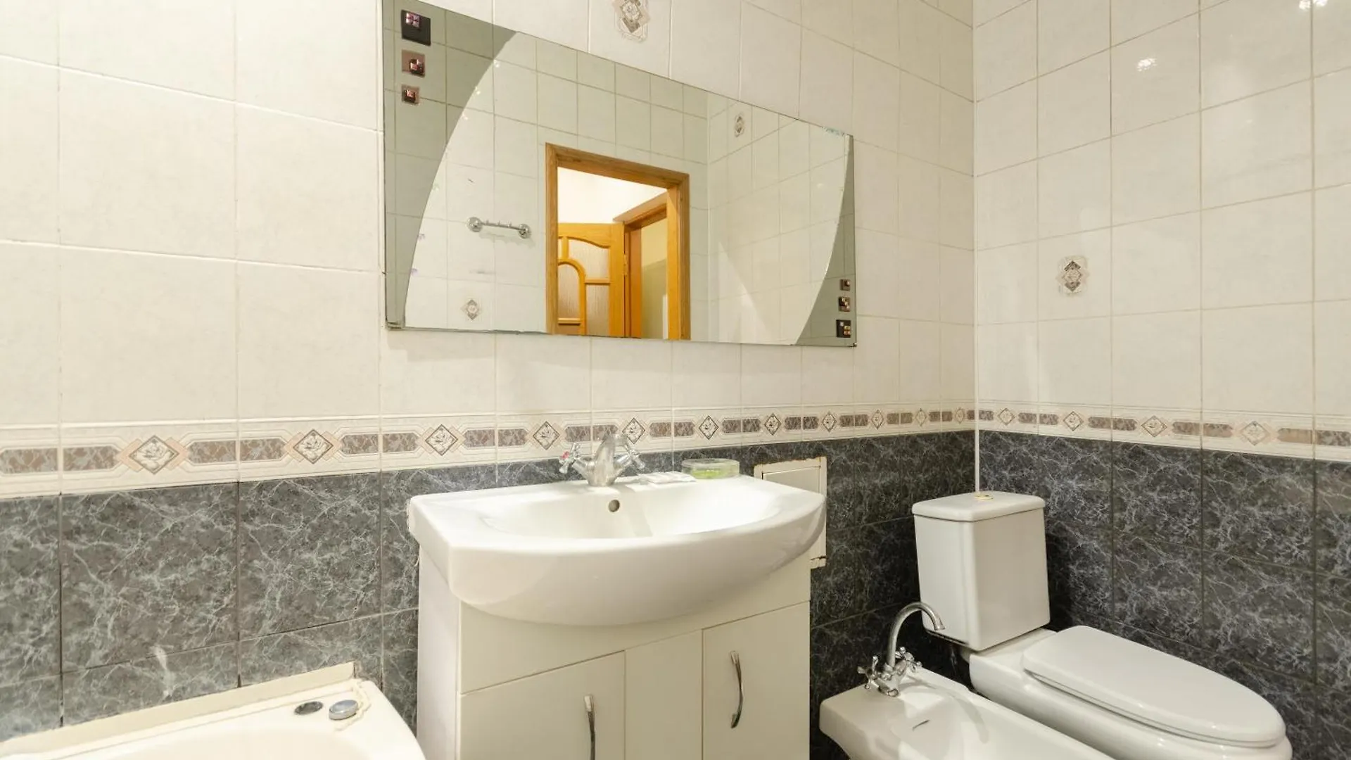 Apartment Апартаменти 3-Кімнатні В Центрі, На Хрещатику Kyiv