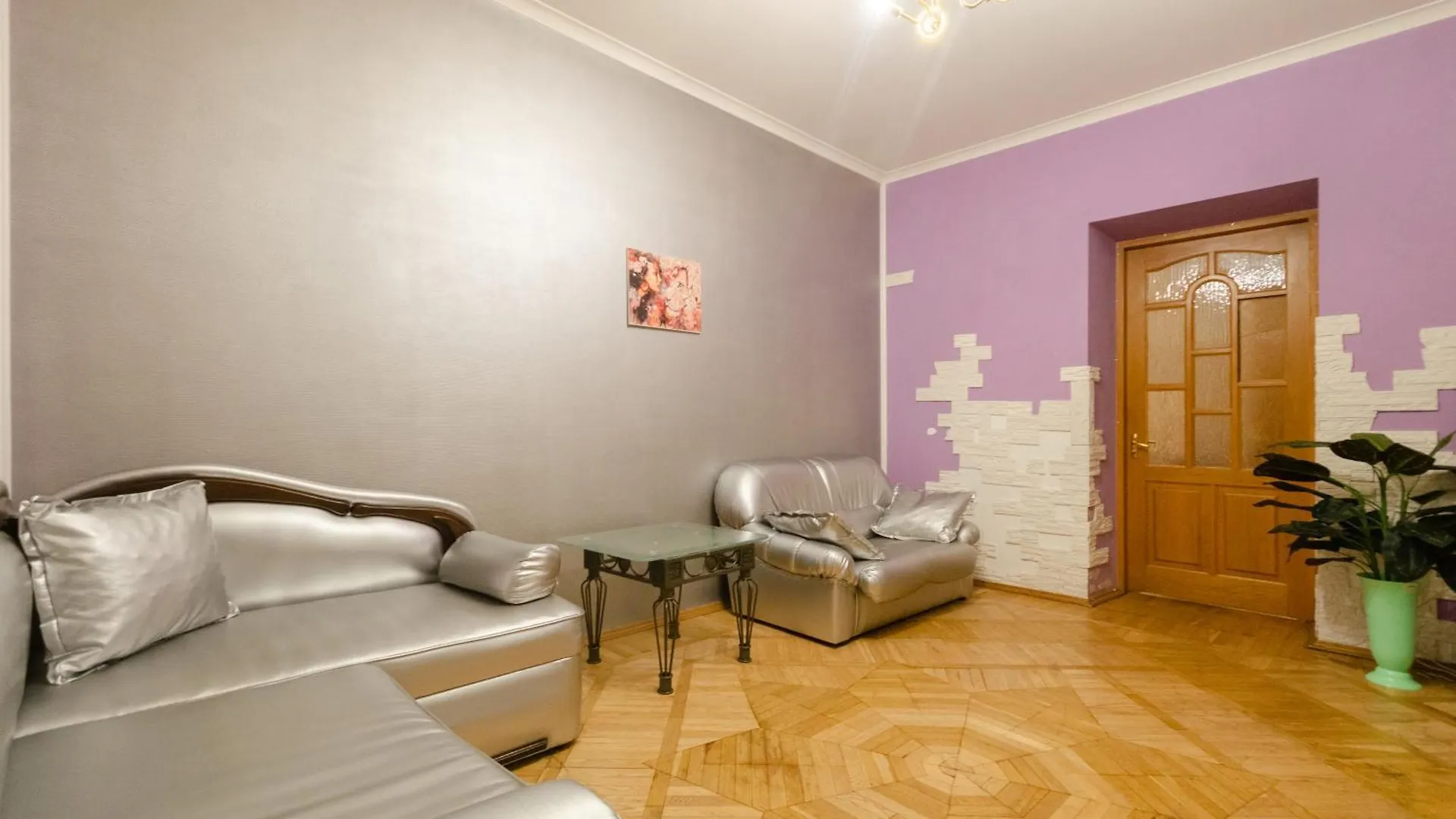 Апартаменти 3-Кімнатні В Центрі, На Хрещатику Kyiv 0*,  Ukraine