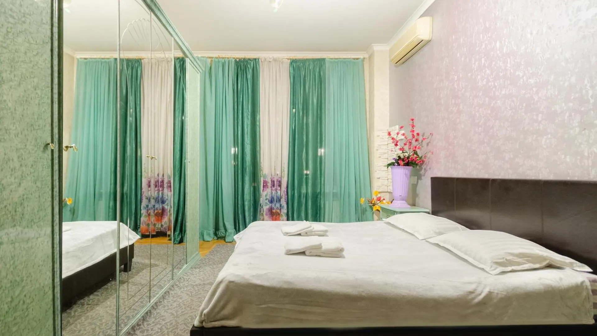 Апартаменти 3-Кімнатні В Центрі, На Хрещатику location